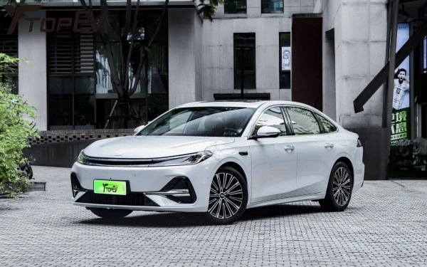 Geely Galaxy A7 exterior