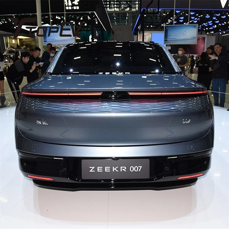 Zeekr 007 Заднеприводная версия электрического седана